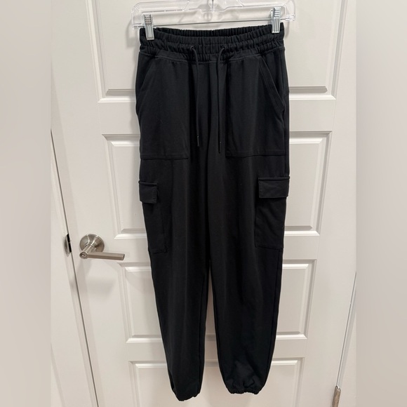 Gilly Hicks Active Recharge High-Rise Cargo Joggers - Picture 3 of 6